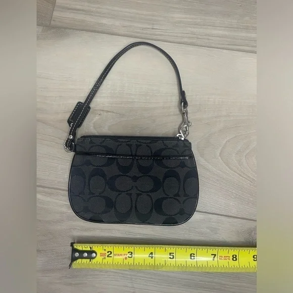 Black coach wristlet - Picture 2 of 6
